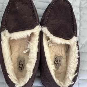 UGG Unisex-Child Ascot Slipper